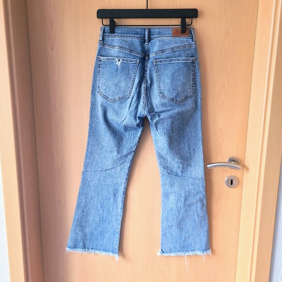 Express Perfect Stretch Denim Cropped High Rise Frayed Hem Ankle Flare Jeans 4 - Picture 5 of 14